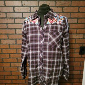 Andre by Unit Plaid Embroidered Top. Size Large.